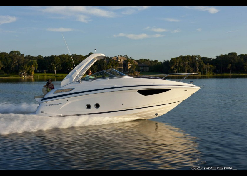 Regal 28 Express Cruiser