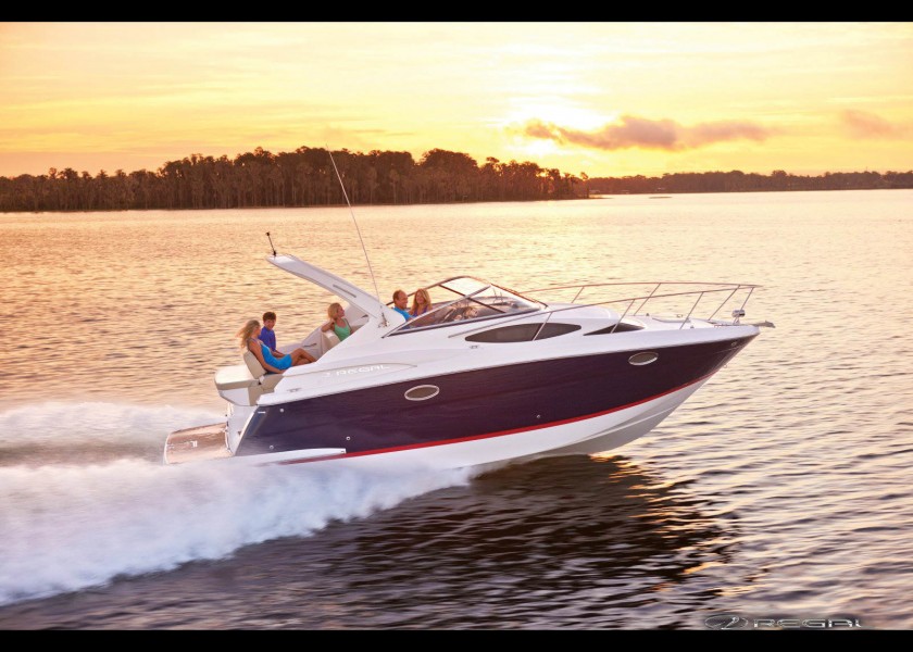 Regal 30 Express Cruiser