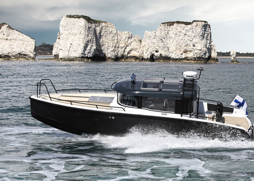 XO 270 RS Front Cabin